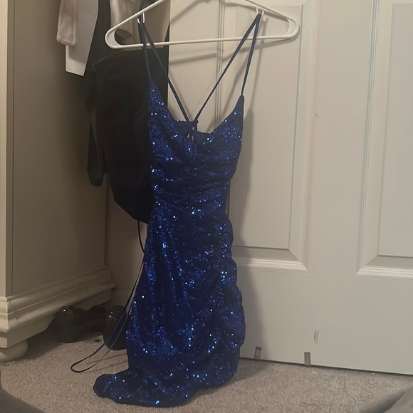 hoco dress perfect condition - Picture 3 of 3